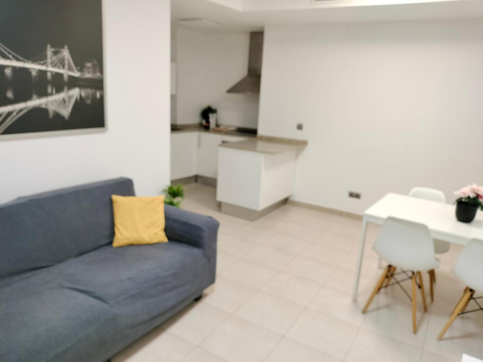 Apartaments Puigcardener 1 Манреса Екстериор снимка